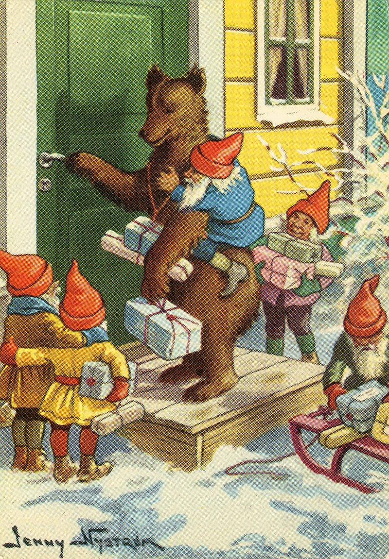 Julleverans med en björn och tomtenissar